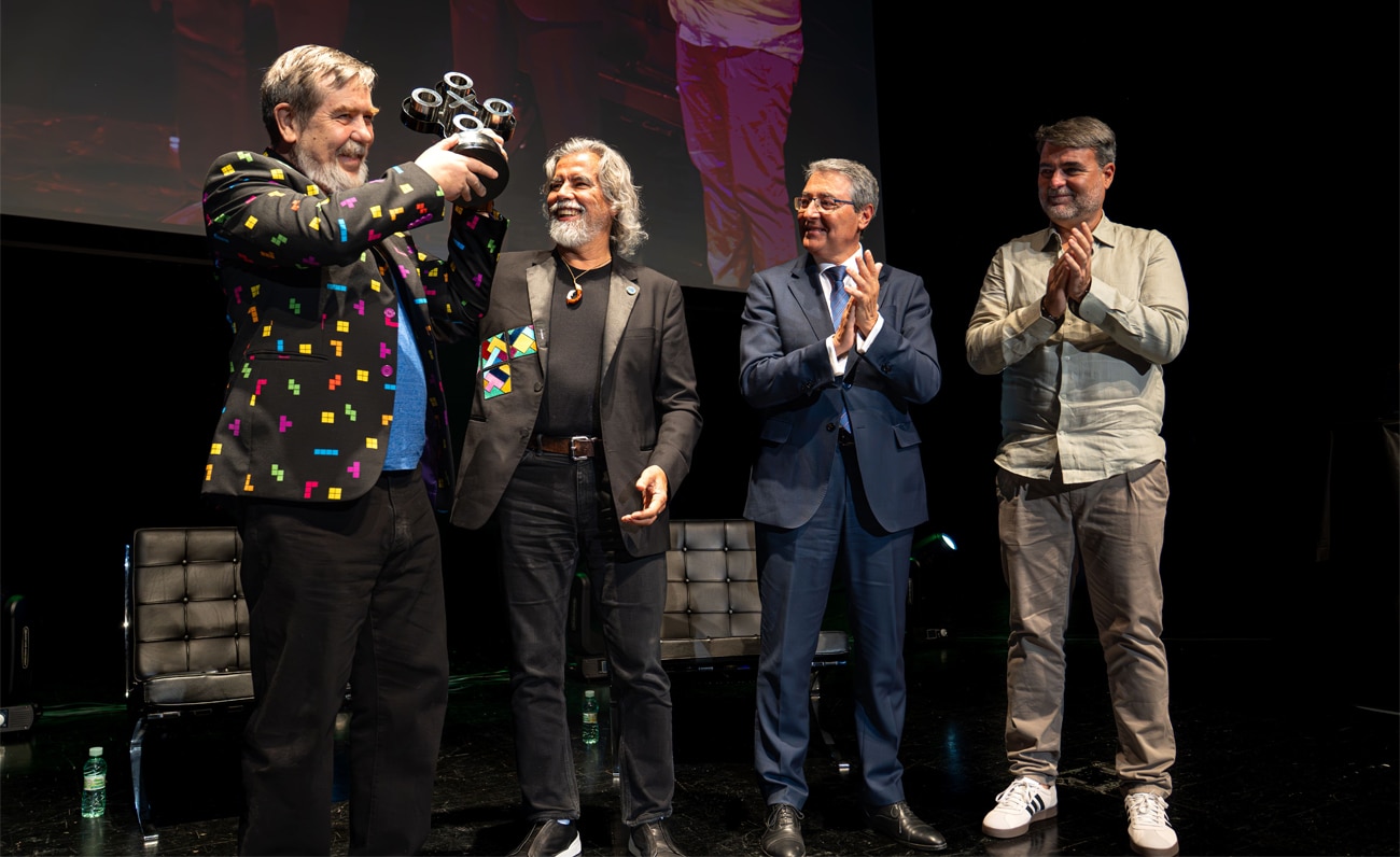 OXO-Museo-del-Videojuego-premia-al-creador-de-Tetris